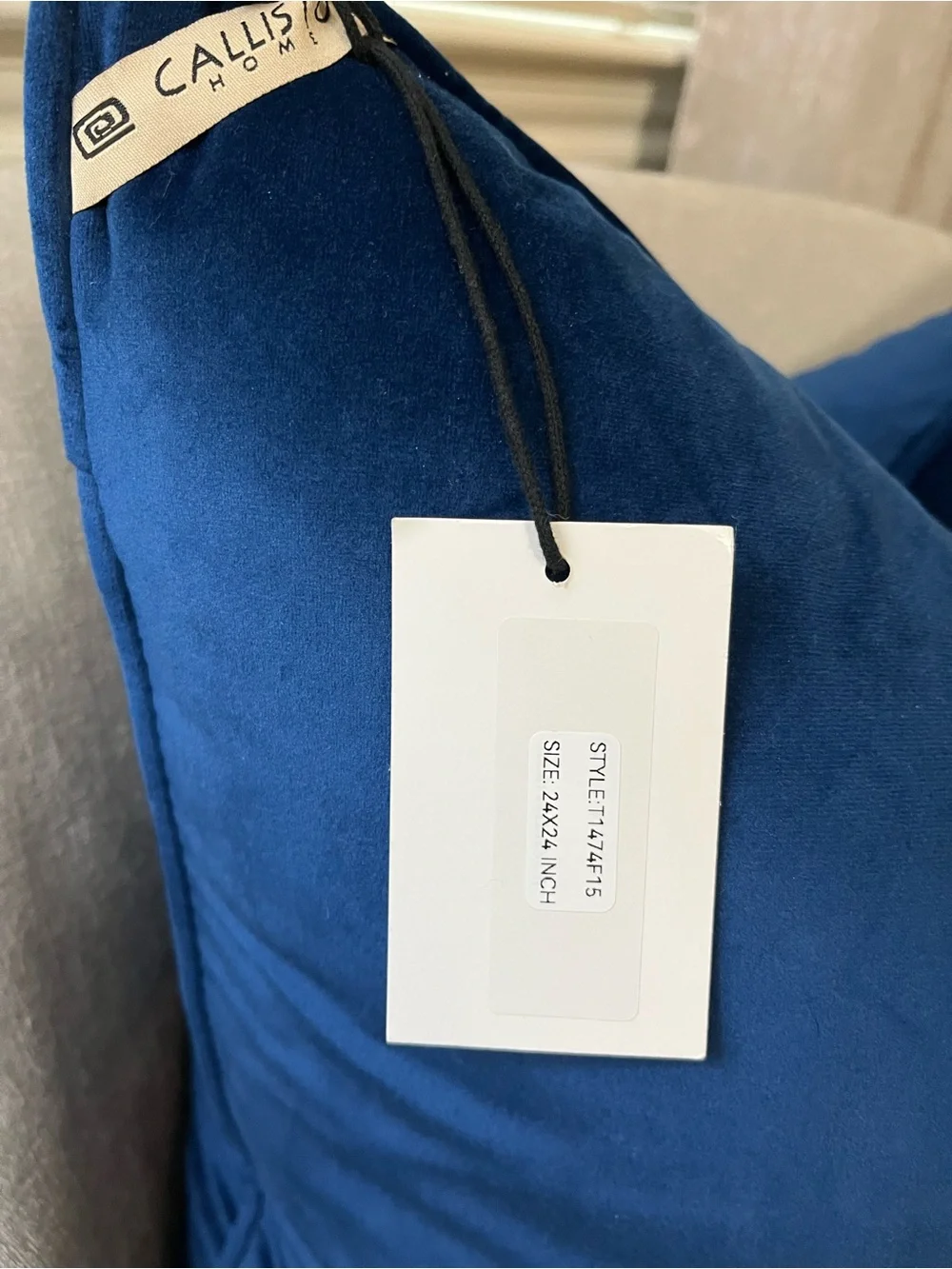 1-NWT CALLISTO HOME LUXURY BLUE VELVET DECORATIVE THROW PILLOW ( T1474F15)
